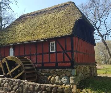 Besök friluftsmuseet Hjerl Hede och upplev genuint danskt lantliv.