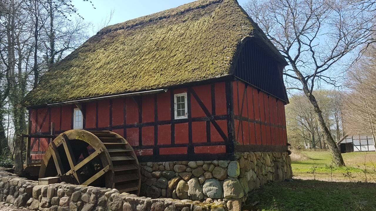 Besøk friluftsmuseet Hjerl Hede og opplev ekte dansk landsbyliv.