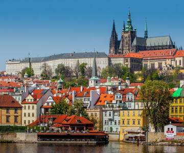 Anděl metro station right next to the hotel makes discovering Prague quick and effortless.