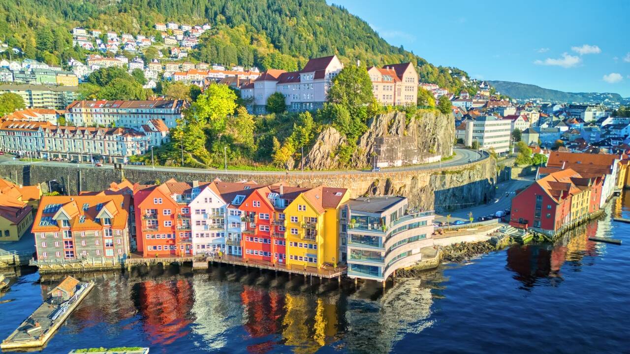 Oppdag Bryggen, Bergens ikoniske UNESCO-verdensarvsted midt i hjertet av byen.