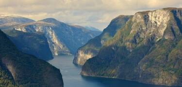 Explore spectacular Vestlandet, where majestic fjords and dramatic mountain landscapes await.