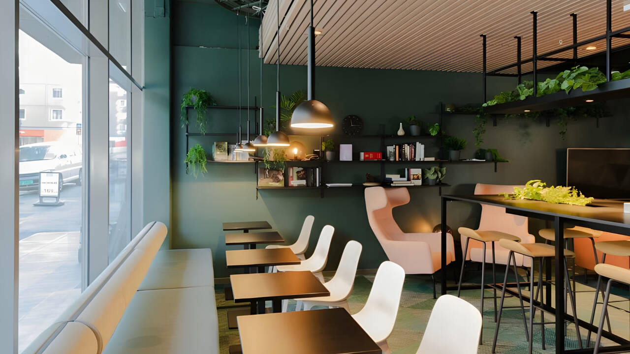 Enjoy the freedom of a self-service hotel, with breakfast included in your stay.