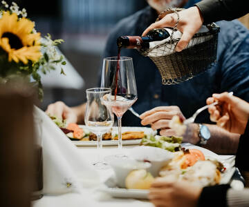 Nyd regional mad i restauranten hver aften.