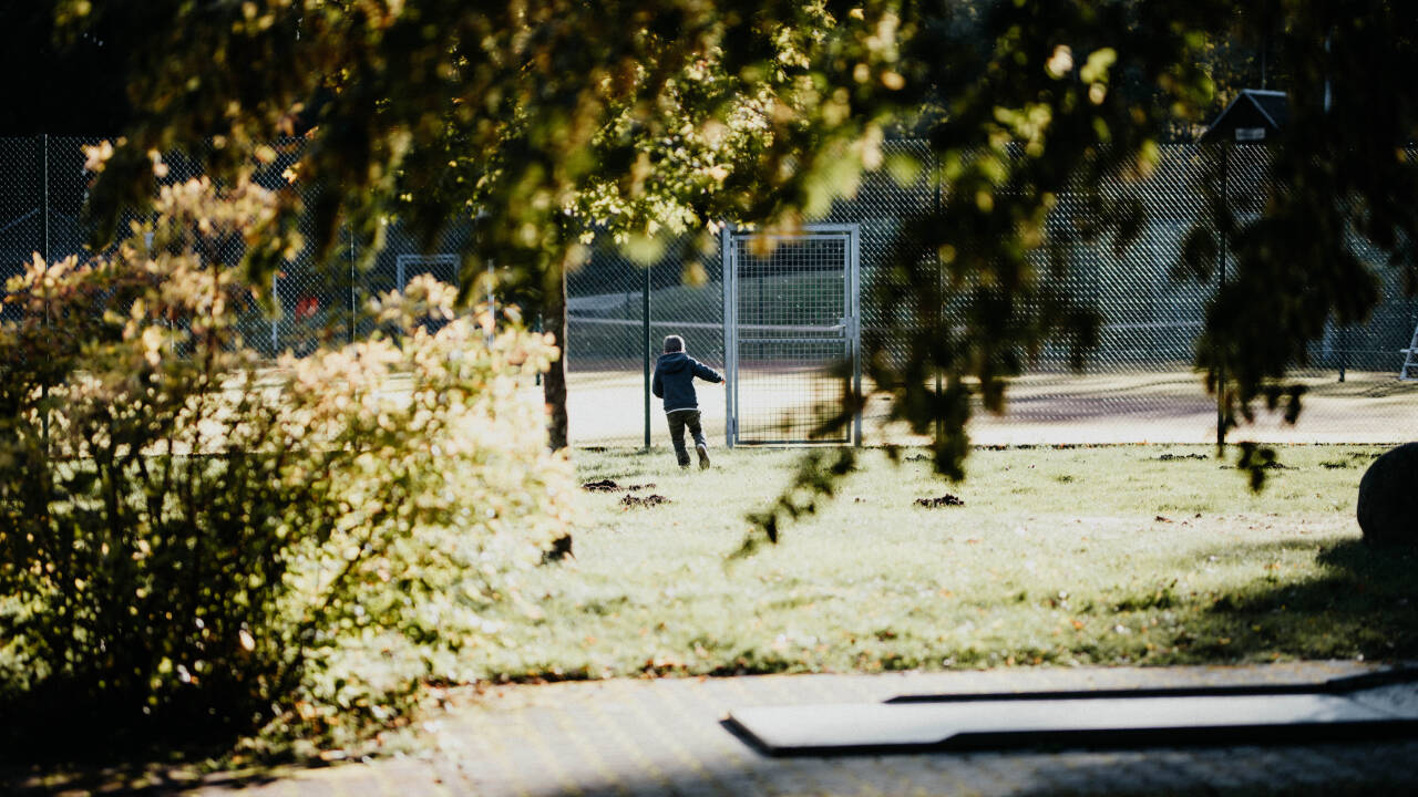 Hold deg aktiv i ferien med en 18-hulls minigolfbane og to tennisbaner.