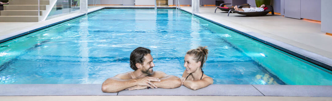 Det 3 000 m² stora wellness- och fitnesscentret har en inomhuspool, flera bastur, ångbad, avkopplingsområden och ett toppmodernt gym.