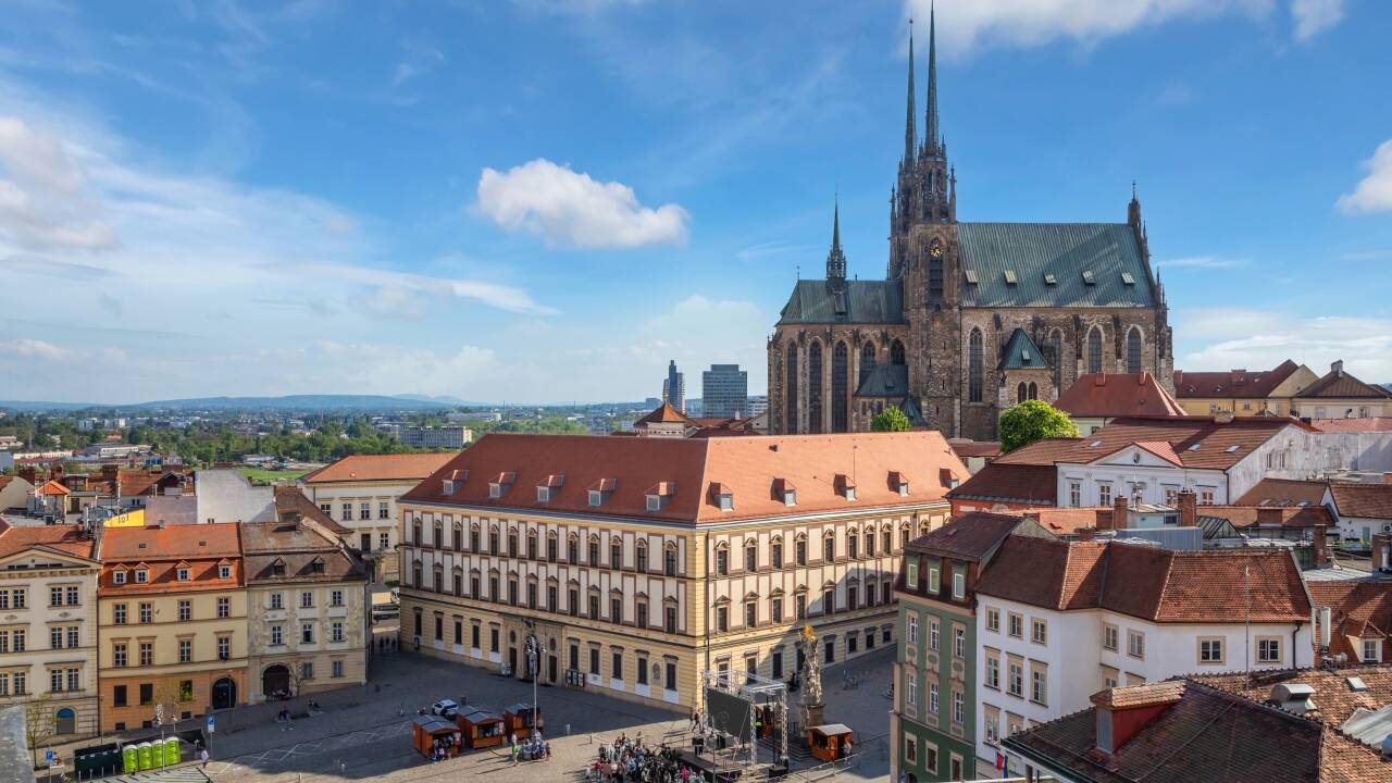 Hotellet ligger bare en times kjøretur fra Brno, og er dermed et perfekt valg for en spontan storbytur og utforskning av regionen.