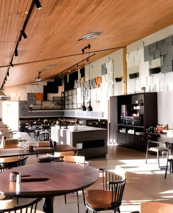 Sireid restaurant serves local Sirdal cuisine including traditional deer meat dinners.