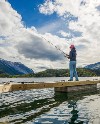 Explore hiking trails, fishing spots, canoeing and mountain landscapes around Tonstad and Sirdal.