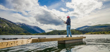 Explore hiking trails, fishing spots, canoeing and mountain landscapes around Tonstad and Sirdal.
