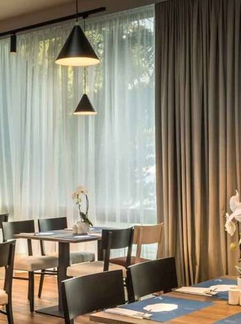 The restaurant offers a wide selection of local and international dishes, prepared with fresh ingredients.