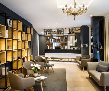 Hotellet forener historisk charme med moderne komfort.