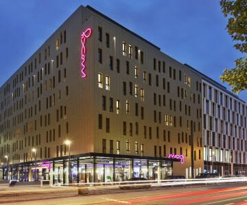 MOXY Frankfurt East byder på moderne stil, praktiske faciliteter og en ideel beliggenhed til at udforske byen.