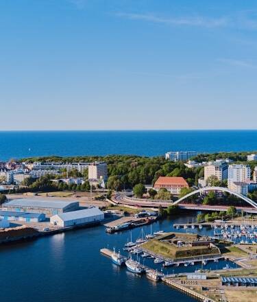 Discover the city of Kołobrzeg, just a few kilometers from the hotel, offering a perfect seaside experience with its long beaches and lighthouse.