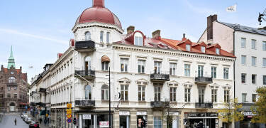 This family-run boutique hotel boasts a great location, central enough to explore the city on foot.