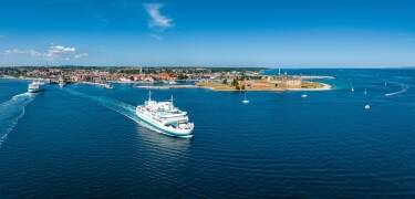 Setzen Sie mit der Fähre über und verbringen Sie einen Tag im nahegelegenen Helsingør in Dänemark.