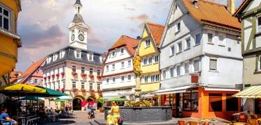 Entdecken Sie Aalens einladende Altstadt, nur einen kurzen Spaziergang vom Piazza Hotel & Restaurant entfernt.