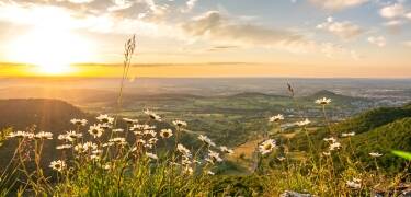 I Schwäbische Alb hittar du spektakulära landskap och fina vandrings- och cykelleder.