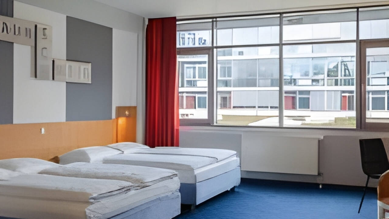 Rummelige værelser på op til 30 m², praktiske faciliteter og imødekommende service giver alt, hvad du har brug for til et afslappende storbyophold.