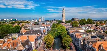 Am Hauptbahnhof Utrecht gelegen, bietet das Hotel einen unkomplizierten Zugang zur Stadt.