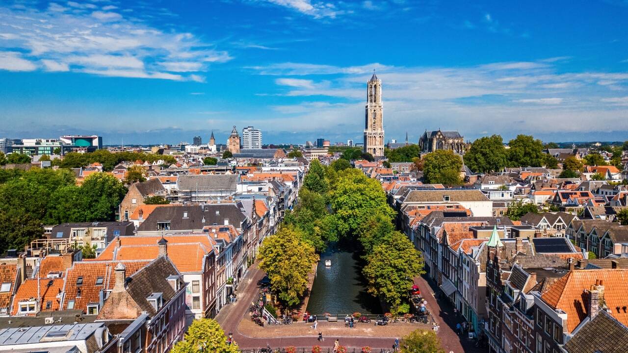 Am Hauptbahnhof Utrecht gelegen, bietet das Hotel einen unkomplizierten Zugang zur Stadt.