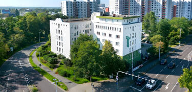 Den nærliggende A5-motorvej gør ACHAT Hotel Darmstadt Griesheim til et praktisk stop eller udgangspunkt for at udforske Rhinen-Main-regionen.