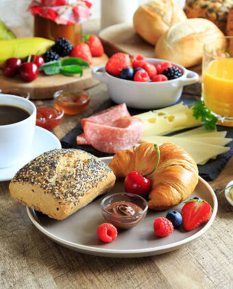 Breakfast Buffet: Available daily with extended weekend and holiday hours