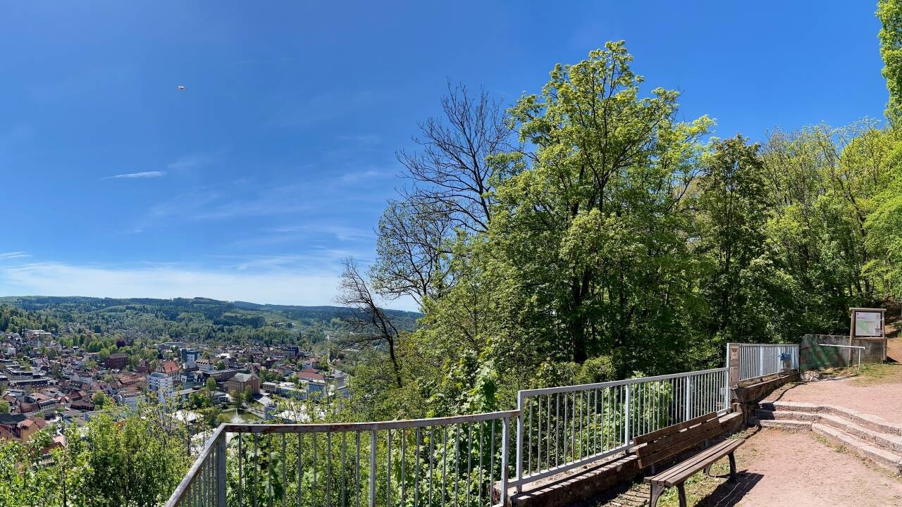 Suhl is surrounded by the hills and valleys of the Thuringian Forest, with scenic viewpoints overlooking the town and countryside.