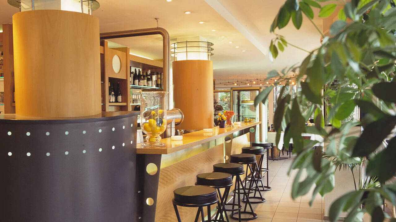 Round off your evening with a refreshing drink at the hotel bar.