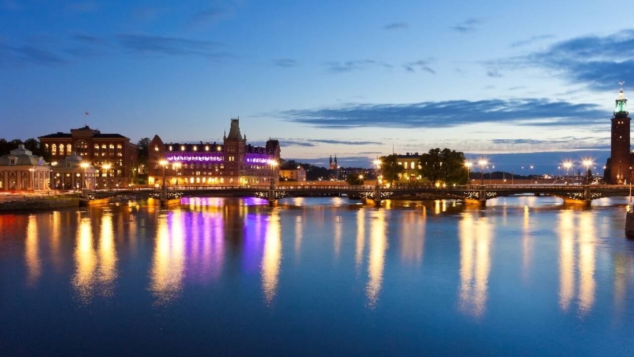 Göteborg ligger bare en times kørsel fra hotellet og byder på et væld af hyggelige butikker, gader og kanaler.