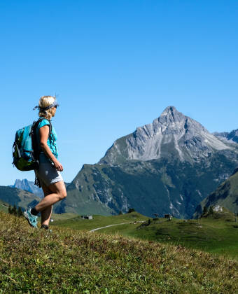 Rund um den Arlberg warten auf Sie 350 km Wanderwege in allen Schwierigkeitsstufen, Mountainbike-Trails und Radwege für Genussradler.