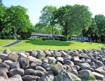 Hotel Strandparken is located right down by Holbæk Fjord in lovely surroundings.