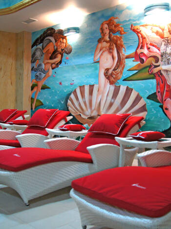 The wellness area offers a swimming pool, hot tub, steam room and sauna.