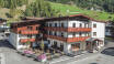 Hotellet ligger i mycket vacker natur i bergsbyn Gries, ca 1600 m ö h.