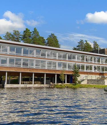 Vakna upp till en fantastisk utsikt över sjön Vortungen på Rømskog Spa & Resort.