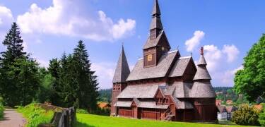 Tag med ressällskapet på utflykt och besök den imponerande stavkyrkan eller utforska ErlebnisBocksBerg i Hahnenklee.
