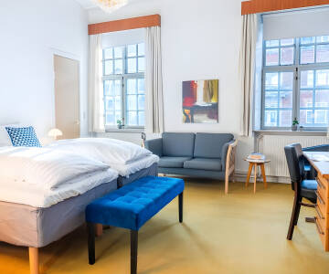 Sie wohnen in einem Zimmer mit modernen Annehmlichkeiten – darunter teilweise mit privatem Spa und Sauna.