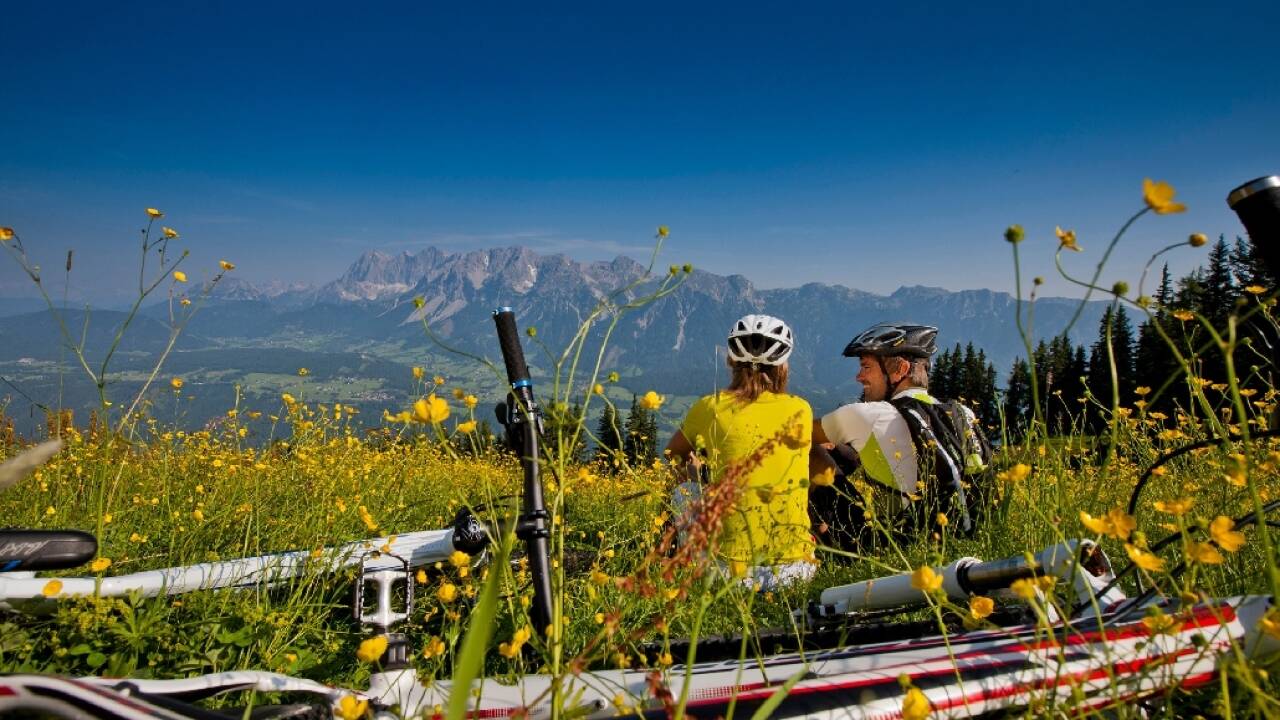 På hotellet kan dere låne sykler og dra på oppdagelse i Alpelandet.