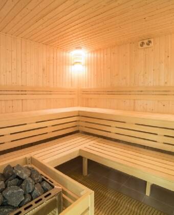 Erholen Sie nach einem langen Tag in der Stadt, in der Sauna oder mit einer Massage.