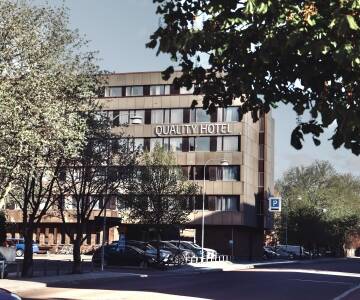 Quality Hotel Grand Falun ligger i sentrum av byen, og har vakre detaljer som illustrerer byens rike kulturarv.