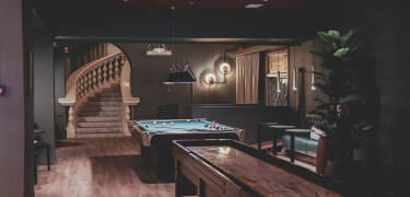 Genießen Sie Ihr Lieblingsgetränk oder eine einfache Mahlzeit in der Lobbybar.