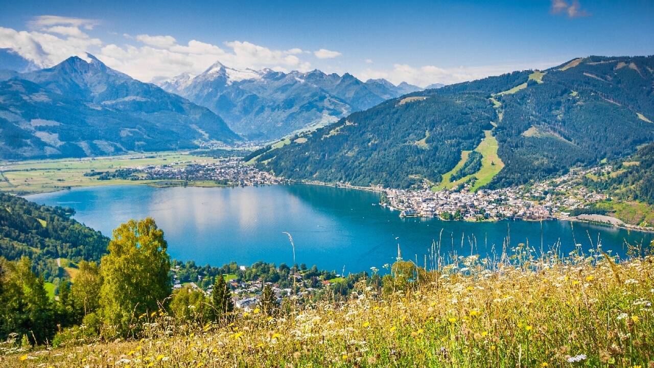 Tag turen til den flotte by, Zell am See, og nyd en dag ved søen.