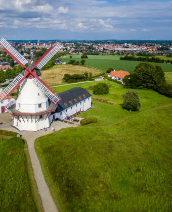 Discover Southern Jutland’s rich history with nearby landmarks like Dybbøl Mill and towns like Sønderborg.