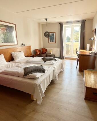 Whether you prefer a cosy cabin, a comfortable room, or a large suite, Christie’s has the perfect space for you to relax and unwind.