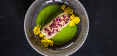 Im Agersø Kro erleben Gäste raffinierte Gastronomie, bei der jedes Gericht mit Sorgfalt und Leidenschaft zubereitet wird.