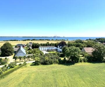 Slip væk til et ægte øophold med et ophold på Agersø Kro.