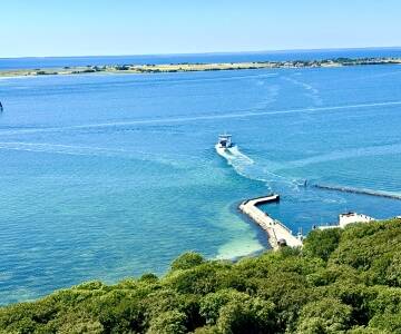 Udforsk den storslåede og beskyttede natur langs Agersøs kyster.