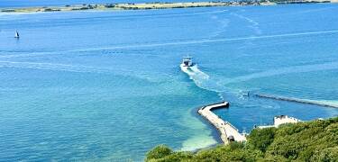 Utforsk den storslåtte og vernede naturen langs kysten av Agersø.