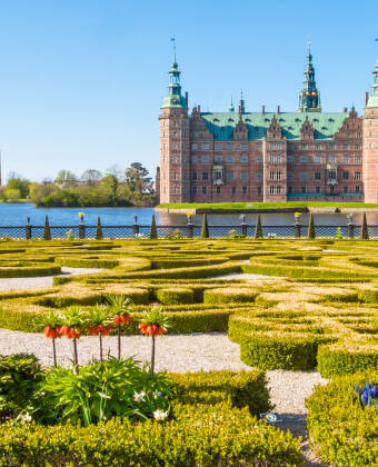 Unternehmen Sie einen Ausflug nach Schloss Frederiksborg, das nur 20 km vom Hotel entfernt ist