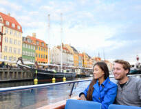 Machen Sie einen romantischen Urlaub für 2 mit Bootsfahrt auf den Kanälen Kopenhagens.