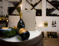 Complete the taste experience with a good glass of wine from the restaurant's own wine cellar.